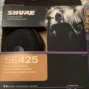 Sound isolaolating earphones